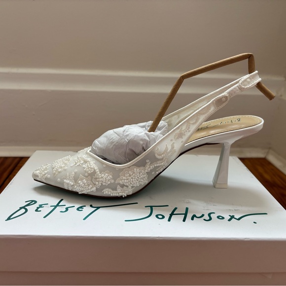 Betsey Johnson Shoes - Betsey Johnson White Lace Slingback Heels